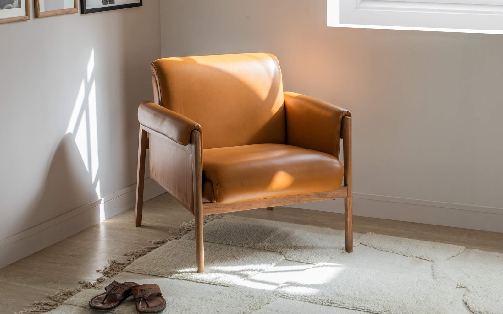 Gallery8MaiLoungeChairLeather